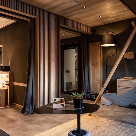 Le Studio Des Pres Verts Suite Design Avec Jacuzzi Privatif Jouey Exteriér fotografie